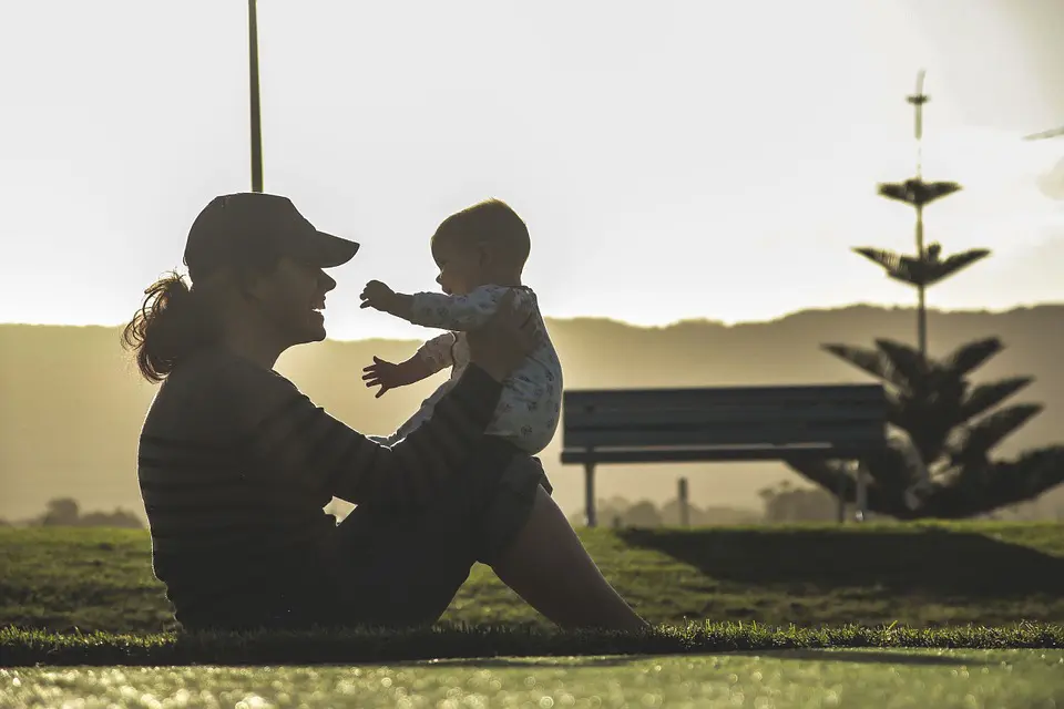 Moms Help Kids Develop Strong Oral Health Moms Help Kids Develop Strong Oral Health