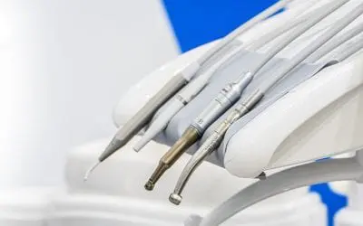 What You Should Know About Getting Dental Implants