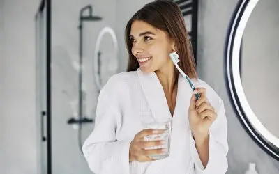 5 Dental Health Benefits of a Salt Water Rinse