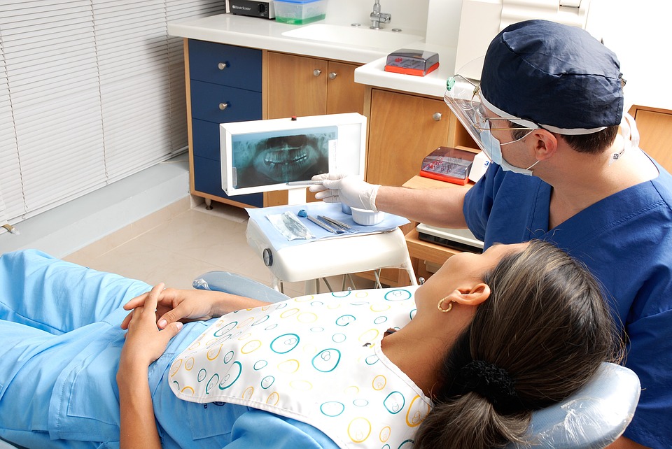 When to Consult a Periodontist