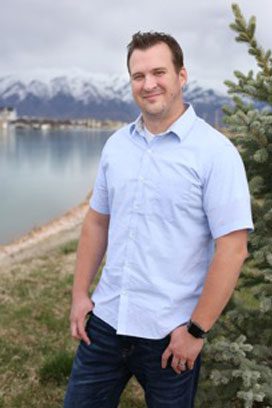 Portrait of Dr Cameron Felt